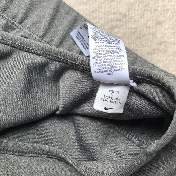 🌸Nike Women’s Sport Bra 🌸 - Picture 4 of 4